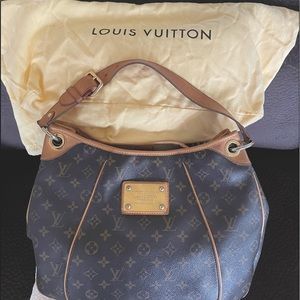 Louis Vuitton Galliera PM Monogram Handbag